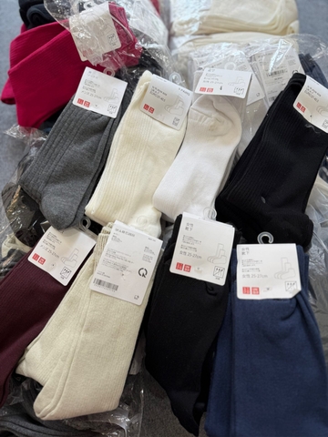 Set 2 tất Uniqlo cao cổ size 25-27cm