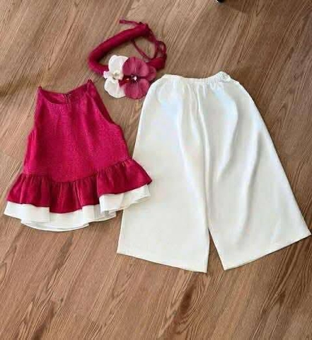 Set 3 món Hi.Sun yếm đỏ ,quần, mấn hoa cài đầu cho bé