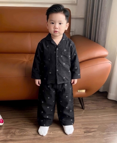 Bộ pyjama đen dài tay hoạ tiết vuông cho bé
