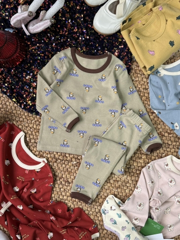 Bộ cotton dài tay AMBB KIDS chú cún Good màu xanh lá