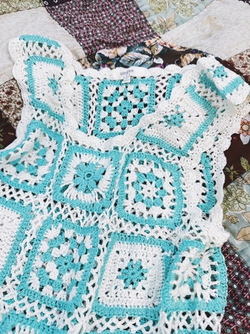 Áo len móc hãng Umgee phối trắng xanh