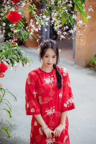 Áo dài voan ren MẸ màu đỏ thêu hoa quần nhung suông