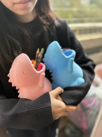 Khủng long đựng bút in 3D 2 màu xanh, hồng