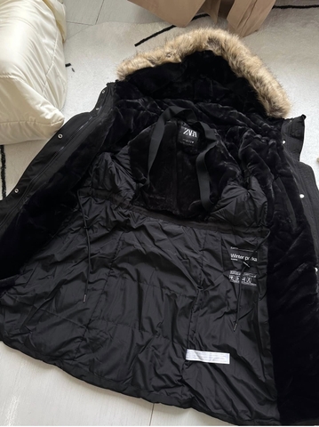 Áo parka mũ lông Zara màu đen dáng dài cho nữ