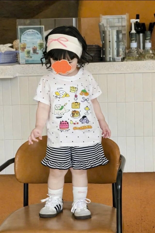 Bộ cộc tay BÉ áo chấm bi trắng quần sooc kẻ ngang