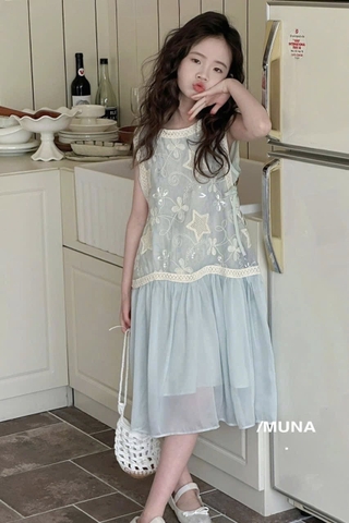 Váy ren thêu ngôi sao màu xanh ngọc Munaya Studio