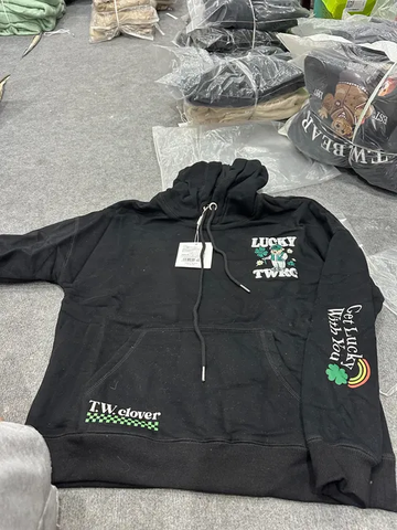 Áo hoodie ĐEN Teenie Weenie Lucky TWRC có túi