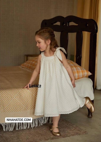 Váy cổ yếm nơ trắng đính hạt Lennco bé gái