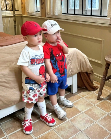 Set 2 bộ cộc tay Amazing Spiderman màu trắng đỏ
