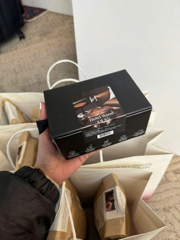 Set 2 lọ tinh dầu ô tô Hetras nhiều mùi