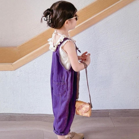Quần yếm jean màu tím kèm áo sát nách trắng cổ bèo Mia Kids