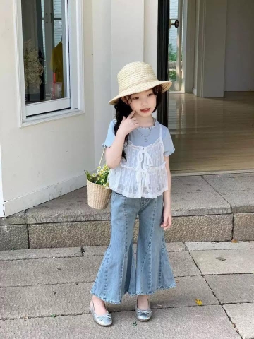 Áo phông cộc tay xanh cotton mix ren trắng