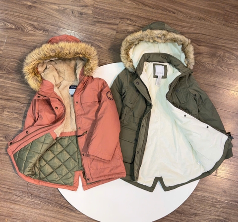 Áo parka KIABI lót lông có mũ 2 màu cam đất và rêu