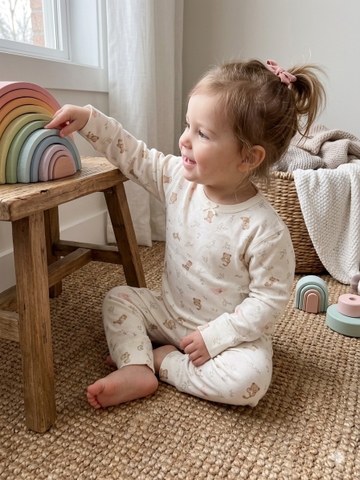 Bộ cotton dài tay gấu nâu, hồng cổ đính nơ màu trắng
