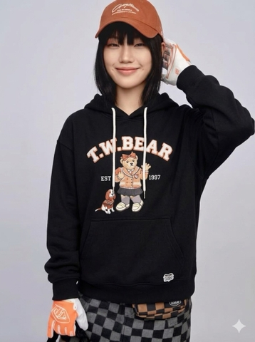 Áo hoodie Teenie Weenie màu đen T.W. BEAR hình gấu và chó