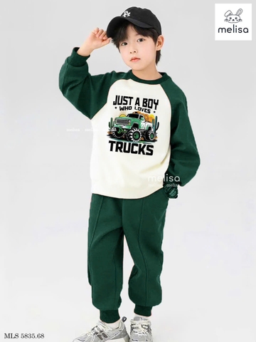 Bộ nỉ raglan Just A Boy Who Loves Trucks trắng xanh lá hãng Melisa