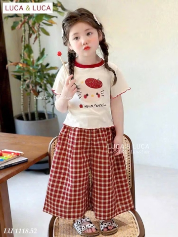 Bộ Hello Kitty Luca&Luca áo trắng viền đỏ mix quần caro suông dáng lửng