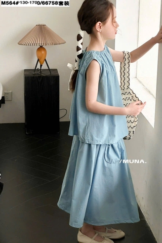 Bộ xanh denim Munaya Studio áo sát nách chân váy maxi có túi
