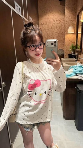 Áo dài tay Hello Kitty chấm bi MOMO