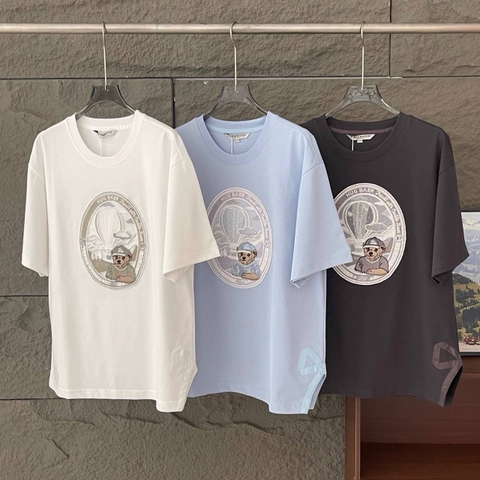 Áo phông cộc tay Tweedle Winer 3 màu Trắng, Xanh, Ghi xám hình con gấu Oval nơ gấu áo