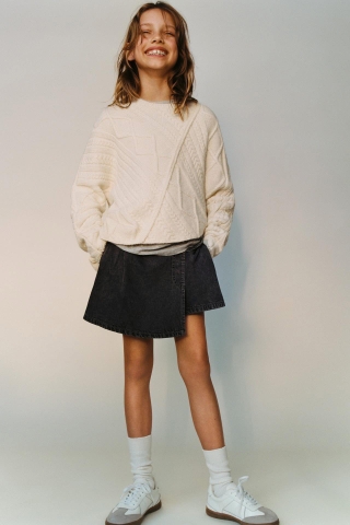 Áo len dài tay Zara trắng kem vạt chéo