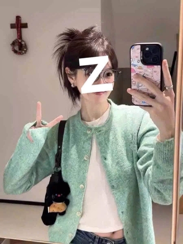 Áo khoác cardigan màu xanh Tiffany cúc gỗ