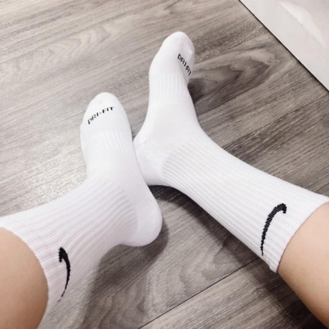 TẤT DỆT KIM LOGO NIKE - DRIFIT