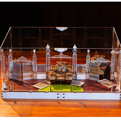 Mô hình Halom Book Nook Lịch Sử 30/04/1975