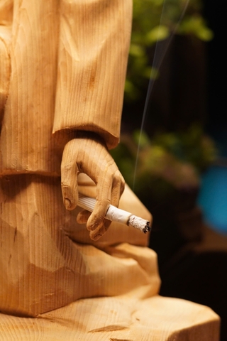 Tượng Bác Hồ ngồi câu cá
