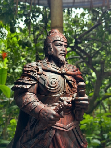 Tượng gỗ Hưng Đạo Vương Trần Quốc Tuấn