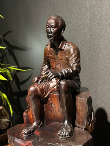 Tượng Bác Hồ tại mặt trận Đông Khê năm 1950