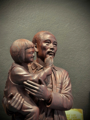 Bác Hồ và Thiếu Nhi