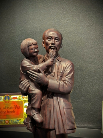 Bác Hồ và Thiếu Nhi