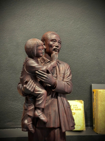 Bác Hồ và Thiếu Nhi
