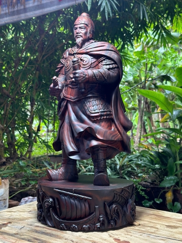 Tượng gỗ Hưng Đạo Vương Trần Quốc Tuấn