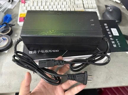 Sạc pin LFP cho tất cả dòng xe máy điện 48V 5A