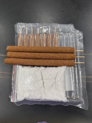 Combo bột chua chát và cứu ngải chữa hôi nách