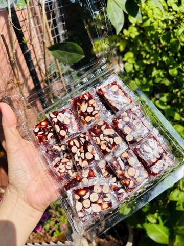 Sale Hộp 500g kẹo chuối đường thô ít đường