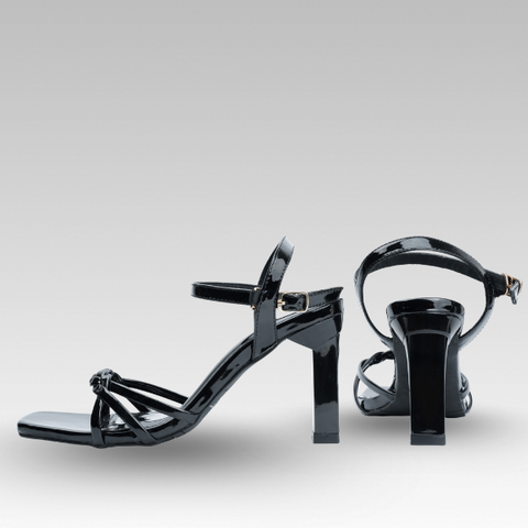Sandal cao gót quai mảnh phối xích trang trí – Đen bóng thời thượng | Think Le-V