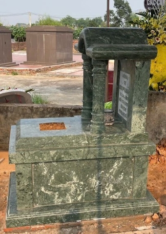 Mộ đá xanh mỹ nghệ