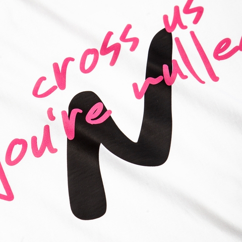 Áo thun trắng in chữ hồng NULLED N-T16-T