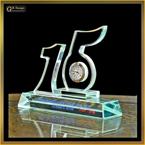 Cúp pha lê theo yêu cầu (Liên hệ nhận báo giá)