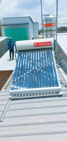 Máy nước nóng năng lượng mặt trời Ariston 160 lít (không lắp)