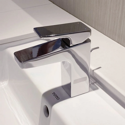 Vòi lavabo chậu rửa mặt TOTO TVLM108RU nóng lạnh