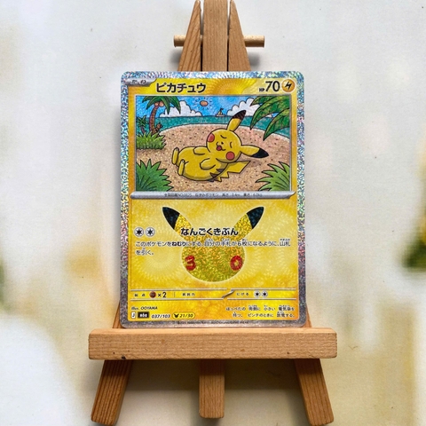 Thẻ hình Pokemon Pikachu 037/103 - Lá bài lẻ 30th Celebration M6a tiếng Nhật chính hãng