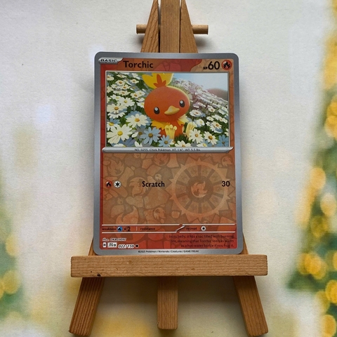 Thẻ hình Pokemon Torchic 022/159 - Lá bài lẻ Journey Together Common Reverse Holo tiếng Anh chính hãng
