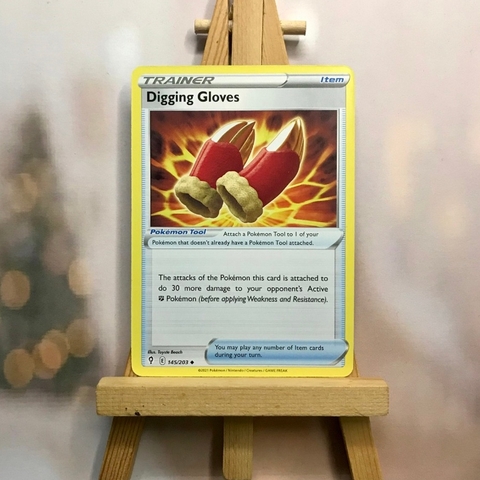 Thẻ hình Pokemon Digging Gloves - 145/203 - Lá bài lẻ Evolving Skies Uncommon Reverse Holo tiếng Anh chính hãng