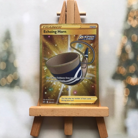 Thẻ hình Pokemon Echoing Horn 225/198 - Lá bài lẻ Secret Rare tiếng Anh chính hãng