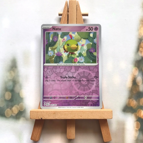 Thẻ hình Pokemon Natu 025/091 - Lá bài lẻ Paldean Fates Common Reverse Holo tiếng Anh chính hãng