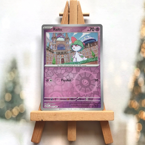 Thẻ hình Pokemon Ralts 027/091 - Lá bài lẻ Paldean Fates Common Reverse Holo tiếng Anh chính hãng
